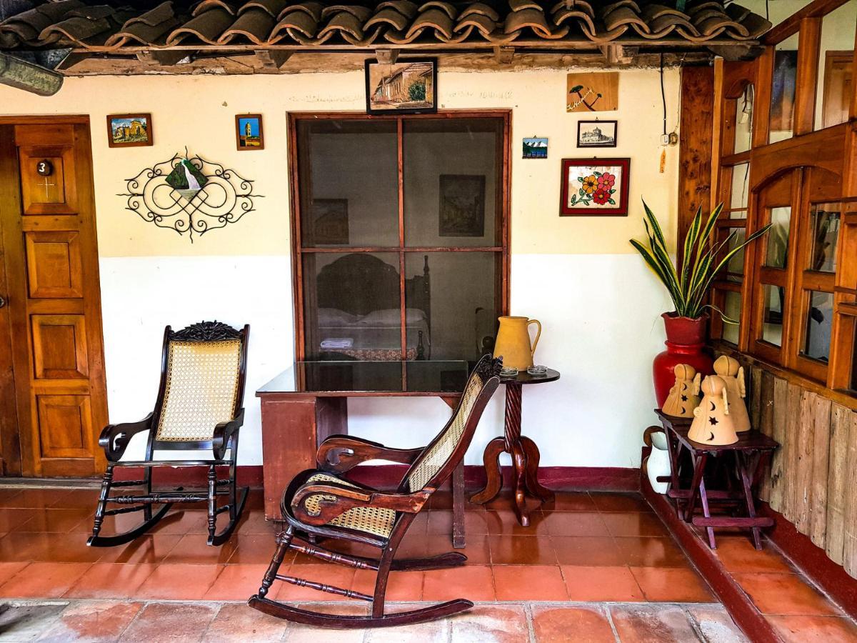 Casa De Los Berrios Leon Bagian luar foto