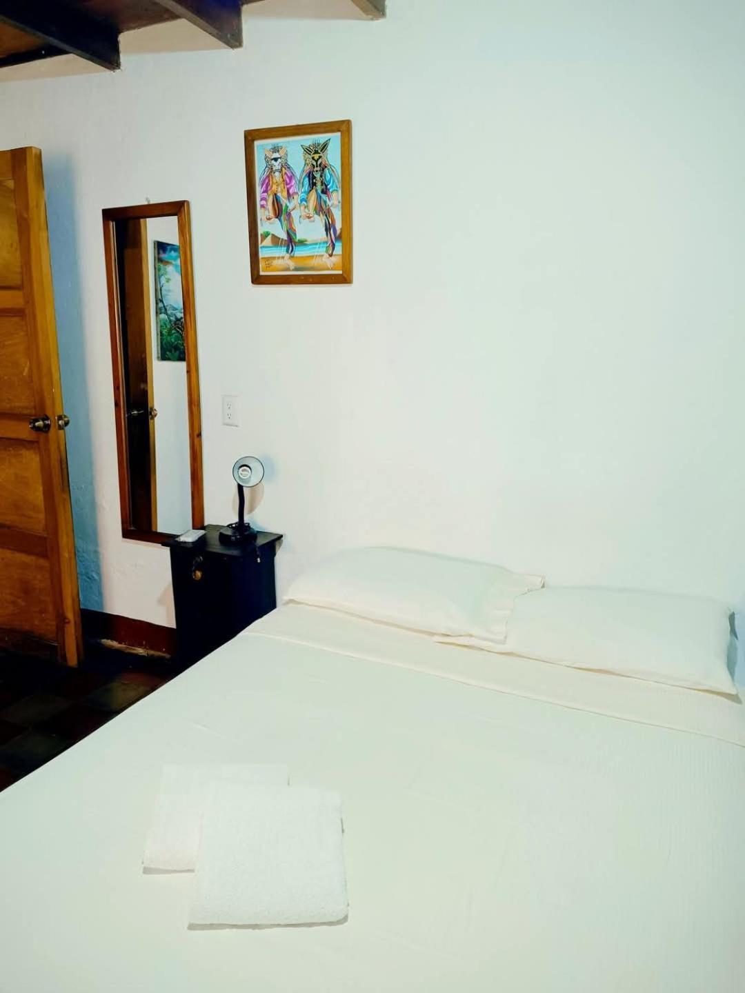 Casa De Los Berrios Leon Bagian luar foto